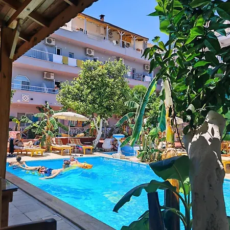 Uenal Boutique 3*