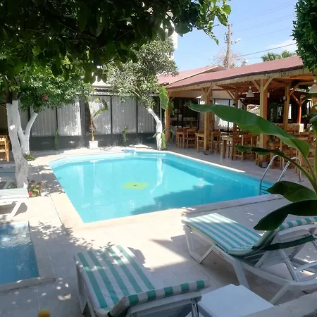 Uenal Boutique Hotel 3*